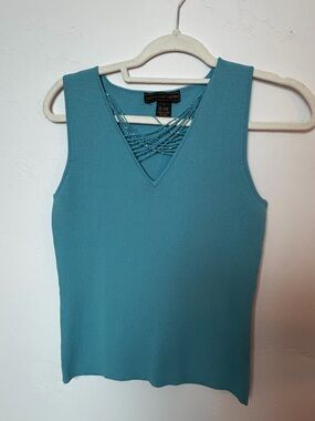 Vintage Linda Matthew’s Teal V-Neck Knit Top with embroidery details